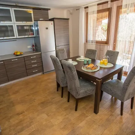 Appartement Family-friendly With Swimming Pool Nova Vas, - 14167 Poreč