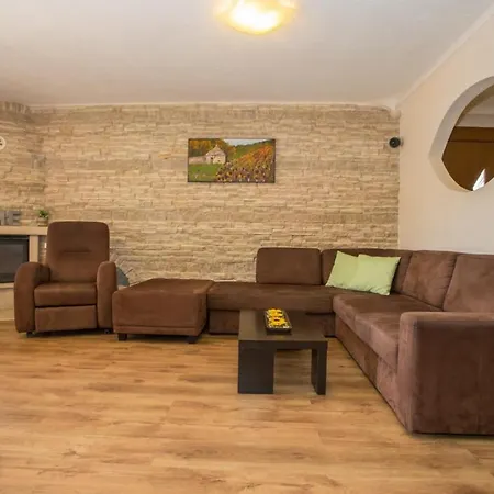 Appartement Family-friendly With Swimming Pool Nova Vas, - 14167
