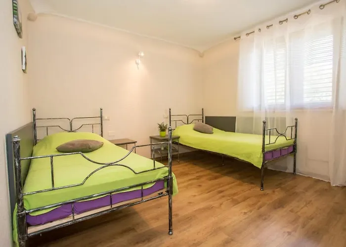 Family-friendly With Swimming Pool Nova Vas, - 14167 Porec