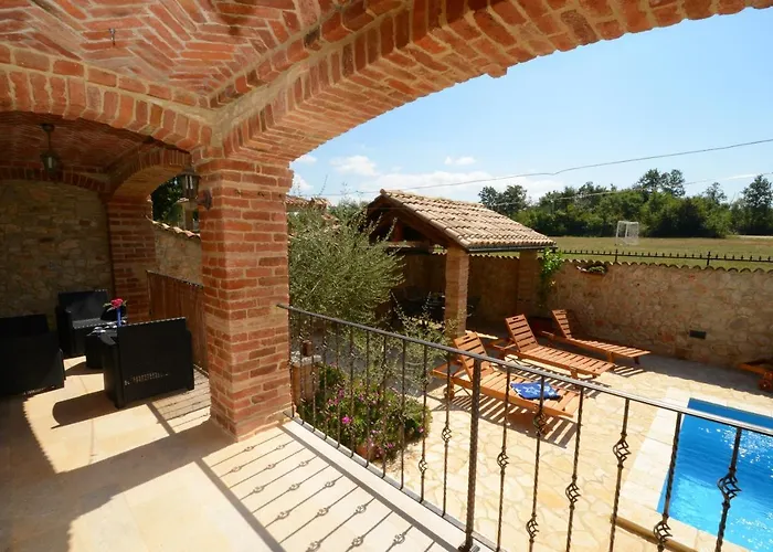Family-friendly With Swimming Pool Nova Vas, - 14167 * Porec